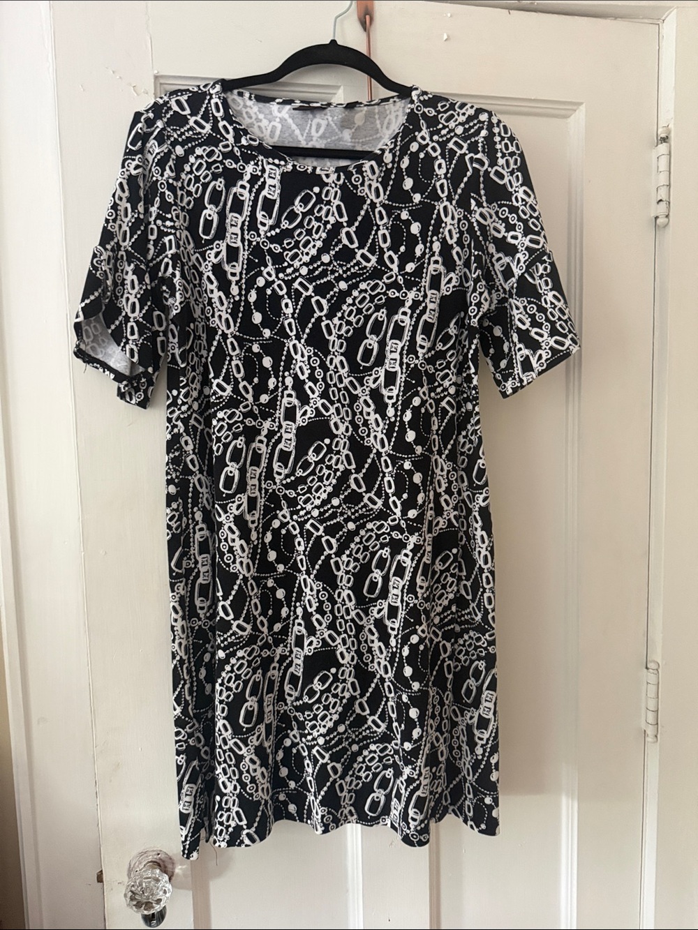 Black & White Chain Print T-Shirt Dress